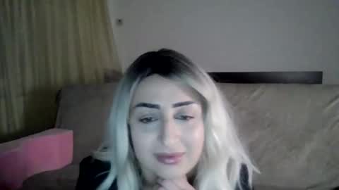 Snapshot of cassie_moonie chatting on 04.05.26 Cassie online show from 04.05.26