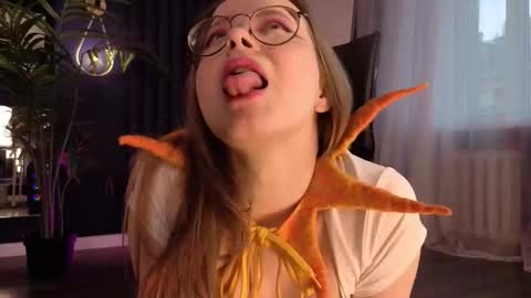 assie online show from 10.23.25