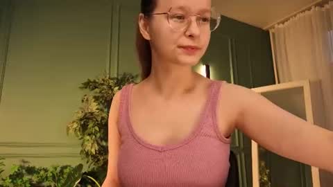 Snapshot of cassiecool chatting on 06.23.26 assie online show from 06.23.26