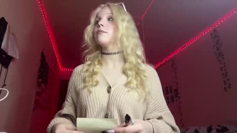 Cassie online show from 04.18.26