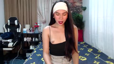 Snapshot of cassydeluxe chatting on 10.17.25 Cassy online show from 10.17.25