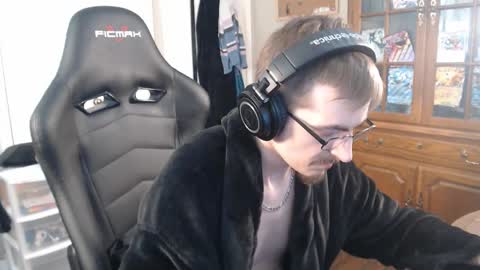 Snapshot of casuallycorrupt chatting on 10.31.25 casuallycorrupt online show from 10.31.25