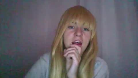 Snapshot of cat_2019 chatting on 10.29.25 cat_2019 online show from 10.29.25