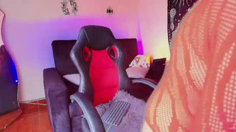 Snapshot of cat__moon__ chatting on 07.12.26 Karol online show from 07.12.26