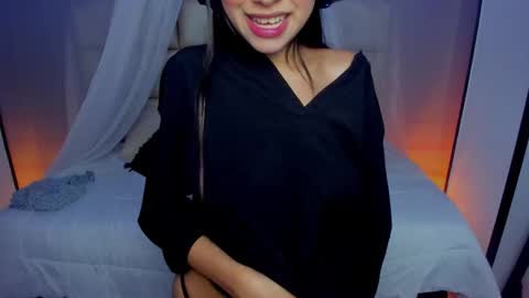 Snapshot of cat_kitty18 chatting on 03.06.26 Lorena Saenz online show from 03.06.26