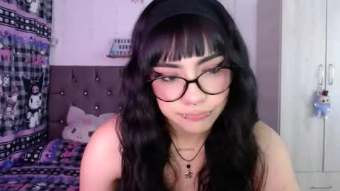 Snapshot of cat_mila_ chatting on 03.12.26 Mila online show from 03.12.26