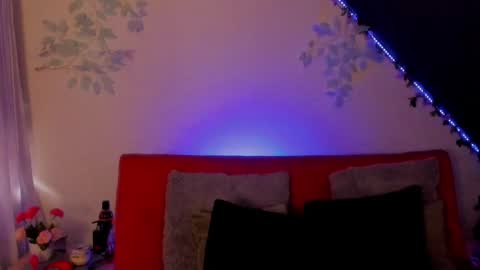 Cata green model independient online show from 01.16.25