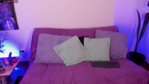 Cata green model independient online show from 05.15.26