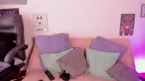 Cata green model independient online show from 06.30.26