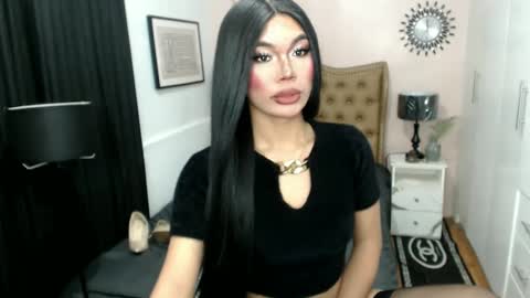 Snapshot of catalenax chatting on 02.25.25 CatalenaX online show from 02.25.25