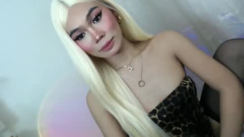 Snapshot of catalenax chatting on 09.09.25 CatalenaX online show from 09.09.25