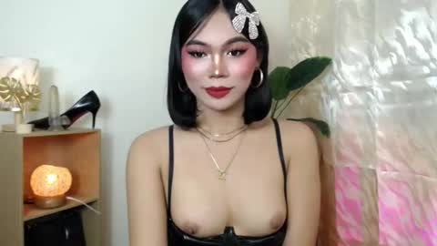 Snapshot of catalenax chatting on 10.16.25 CatalenaX online show from 10.16.25