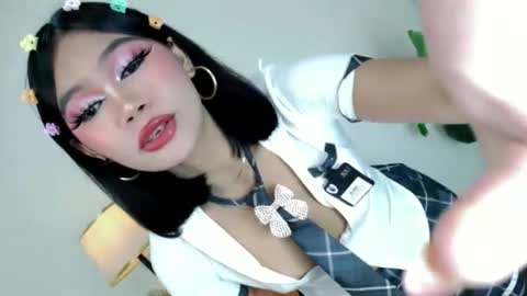 Snapshot of catalenax chatting on 11.18.25 CatalenaX online show from 11.18.25