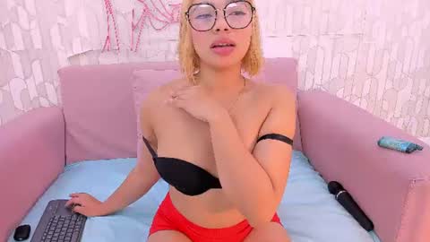 Snapshot of cataleya_bianchi chatting on 06.12.26 Cataleya online show from 06.12.26