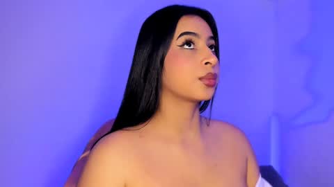 Snapshot of cataleya_cast chatting on 01.18.25 Cataleya online show from 01.18.25