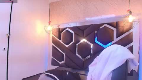 Cataleya online show from 11.04.25