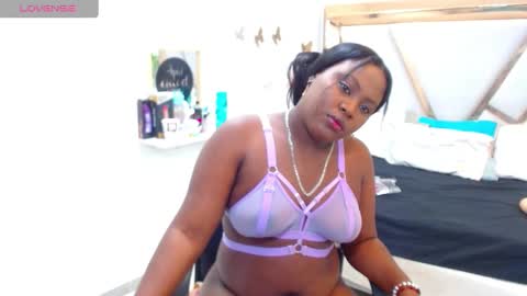 Snapshot of catalillina_love1 chatting on 01.28.25 Cata online show from 01.28.25