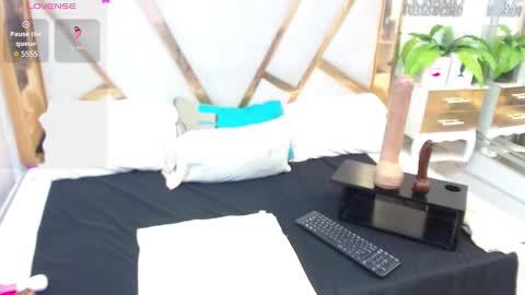 Snapshot of catalillina_love1 chatting on 02.05.25 Cata online show from 02.05.25