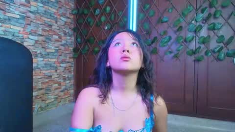 Snapshot of catalina_santana20 chatting on 11.12.25 Catalina online show from 11.12.25