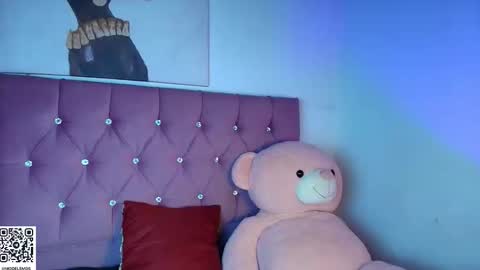 Snapshot of catalina_santana20 chatting on 12.14.25 Catalina online show from 12.14.25