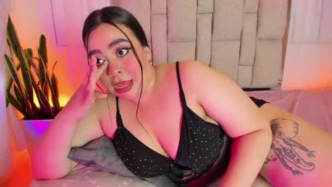 Snapshot of catalinareyezx chatting on 04.22.26 Cata online show from 04.22.26