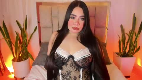 Snapshot of catalinareyezx chatting on 05.29.26 Cata online show from 05.29.26