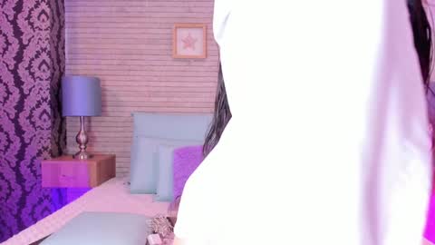 CatalinnaThompson online show from 12.24.24