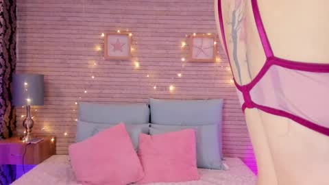 CatalinnaThompson online show from 12.27.24