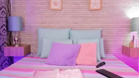 CatalinnaThompson online show from 01.03.25