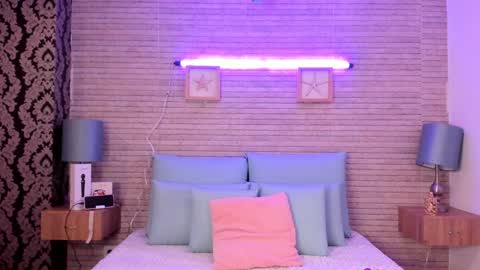 CatalinnaThompson online show from 01.18.25