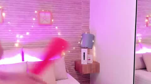 CatalinnaThompson online show from 03.08.25