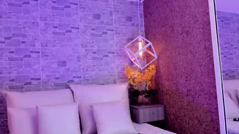 CatalinnaThompson online show from 10.27.25