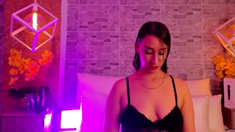 CatalinnaThompson online show from 11.06.25