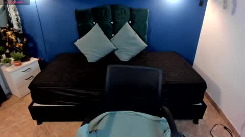  Mia   online show from 01.04.25