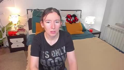 Snapshot of catherinewalls chatting on 10.29.25 Catrin online show from 10.29.25