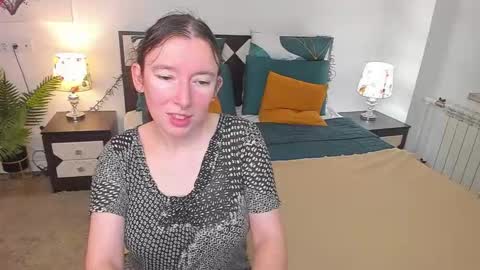 Snapshot of catherinewalls chatting on 11.12.25 Catrin online show from 11.12.25