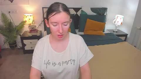 Snapshot of catherinewalls chatting on 11.18.25 Catrin online show from 11.18.25