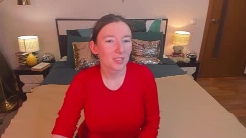 Snapshot of catherinewalls chatting on 12.15.25 Catrin online show from 12.15.25