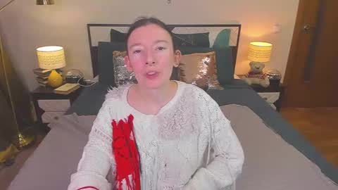 Snapshot of catherinewalls chatting on 12.22.25 Catrin online show from 12.22.25