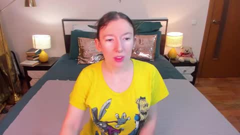 Snapshot of catherinewalls chatting on 02.12.26 Catrin online show from 02.12.26