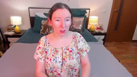 Snapshot of catherinewalls chatting on 02.15.26 Catrin online show from 02.15.26