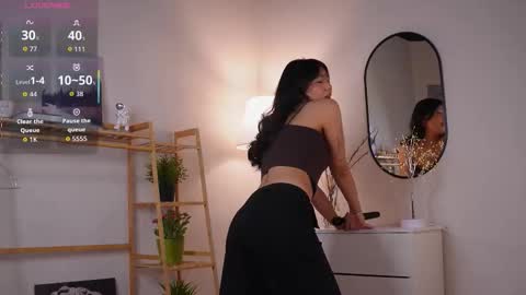 Lee online show from 11.18.25