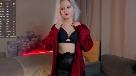 Mia online show from 04.24.26