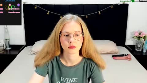 Snapshot of catmintlush chatting on 05.24.26 CatmintLush online show from 05.24.26