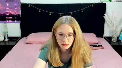 Snapshot of catmintlush chatting on 06.14.26 CatmintLush online show from 06.14.26