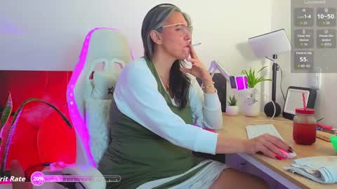 Snapshot of catrina_rich chatting on 10.12.25 catrina online show from 10.12.25