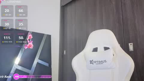 Snapshot of catrina_rich chatting on 11.03.25 catrina online show from 11.03.25