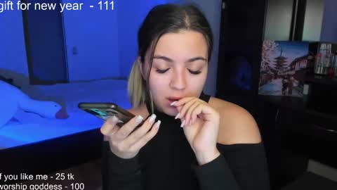 Snapshot of catrinaeuphorina chatting on 12.29.24 Catrina or just Cat online show from 12.29.24