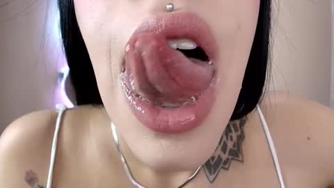 Snapshot of catte_jensen chatting on 11.08.25 Cattleya online show from 11.08.25