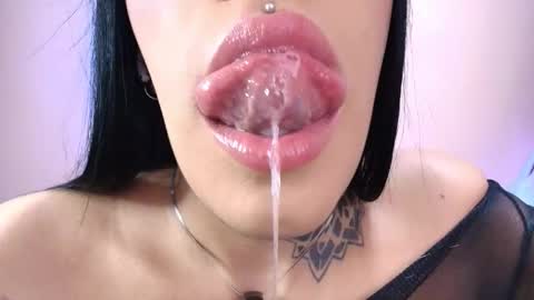 Snapshot of catte_jensen chatting on 12.20.25 Cattleya online show from 12.20.25